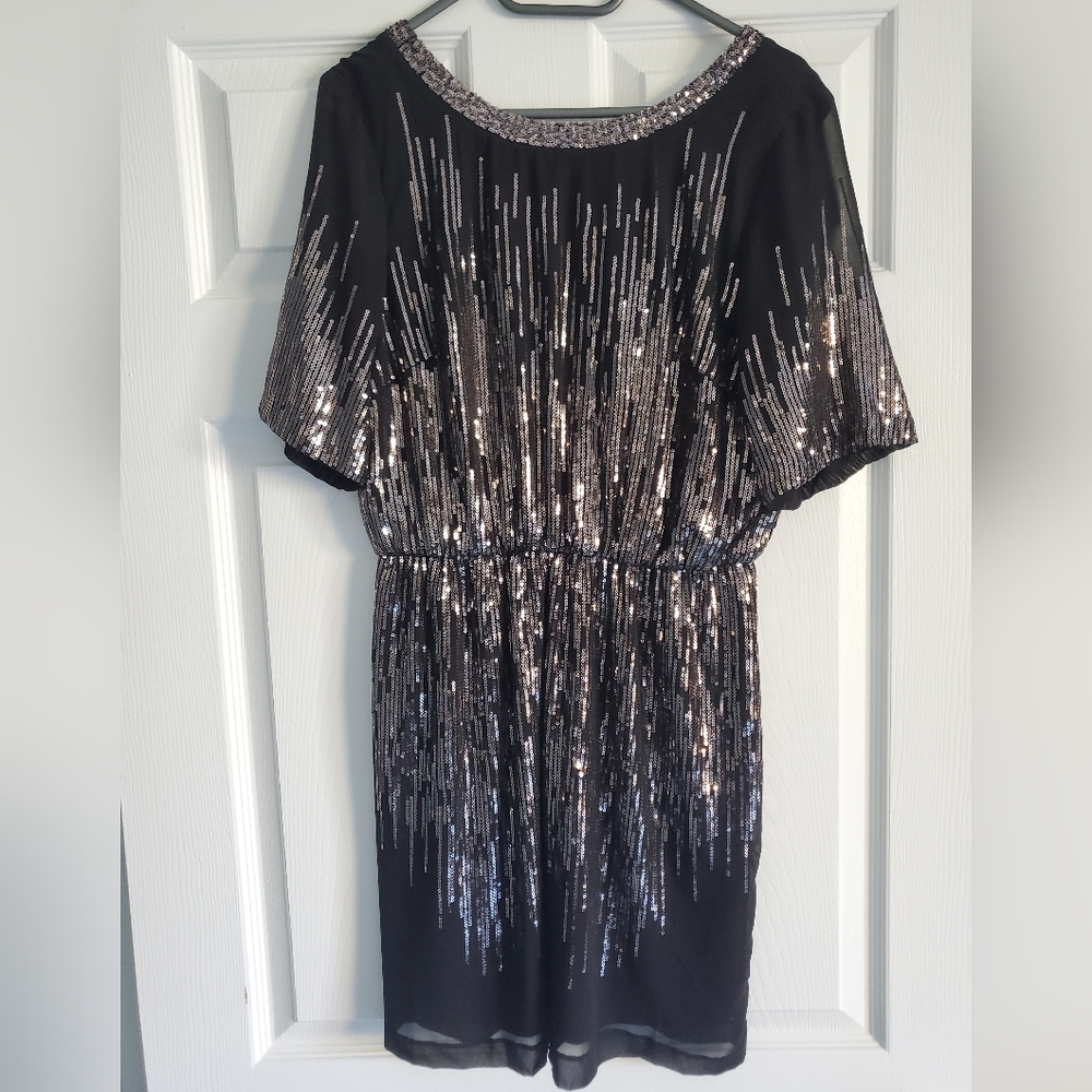 Sequins scoop neck dress
